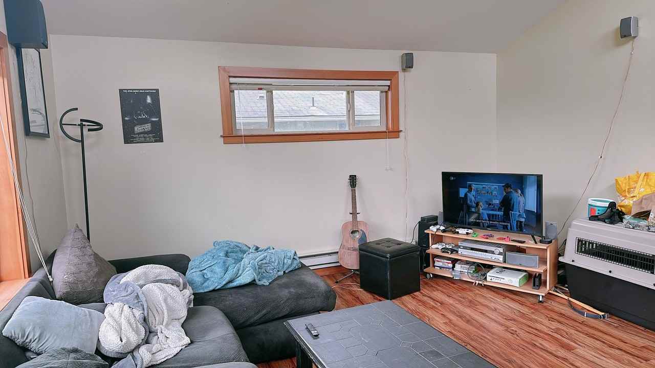 1319 22nd St - Photo 3 of 20