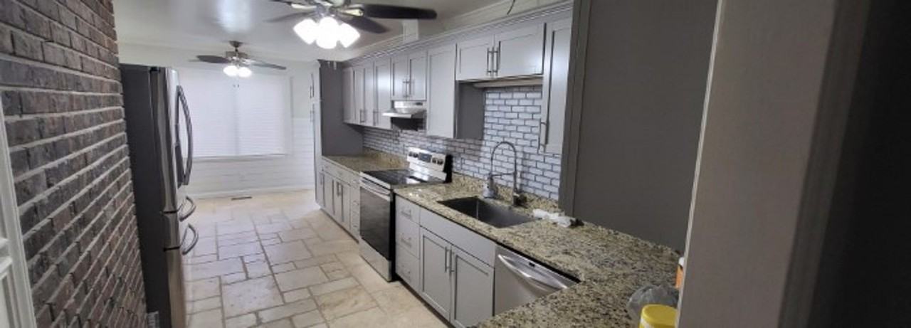 2204 Oakdale Dr - Photo 4 of 25