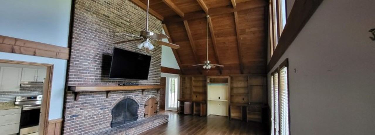 2204 Oakdale Dr - Photo 5 of 25