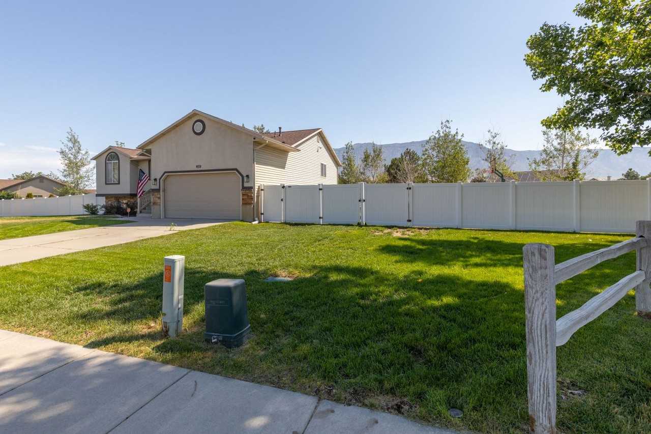 3260 N 2700 W - Photo 2 of 36