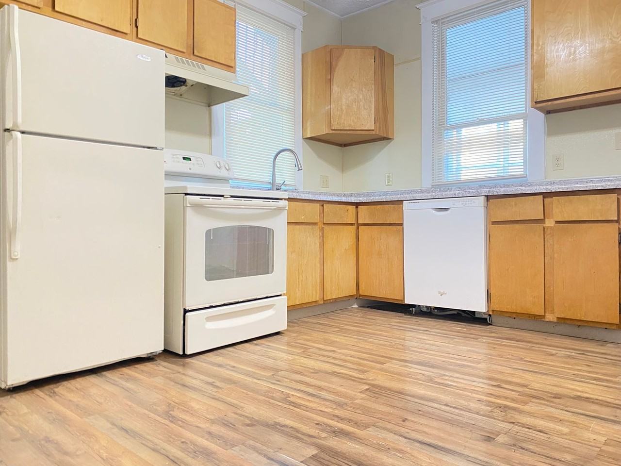 6040 Binney St - Photo 6 of 43