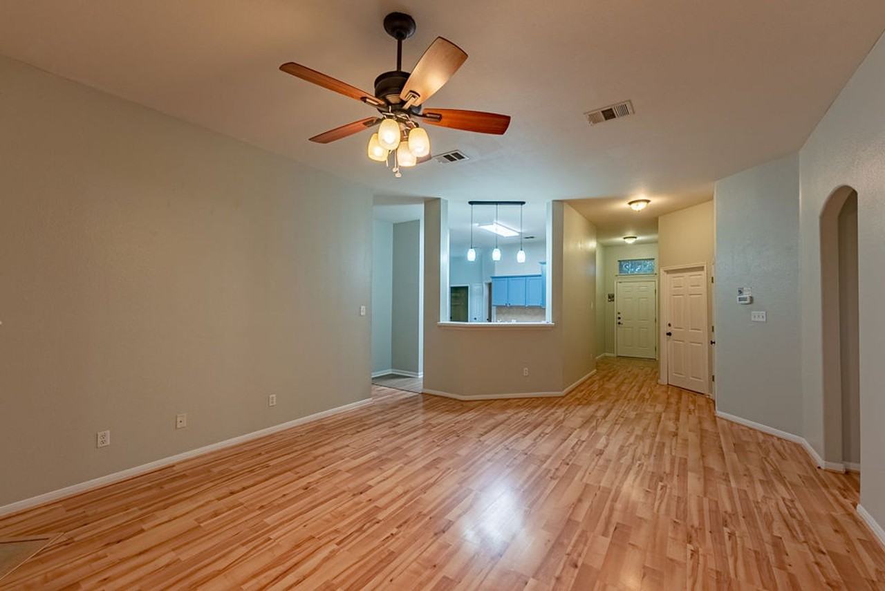 157 Redwood Dr - Photo 4 of 22