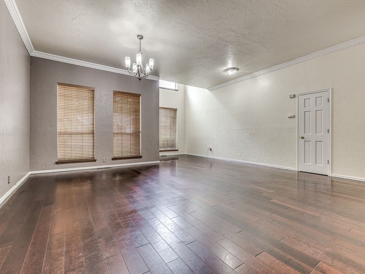 1104 Fox Lake Ln - Photo 7 of 47