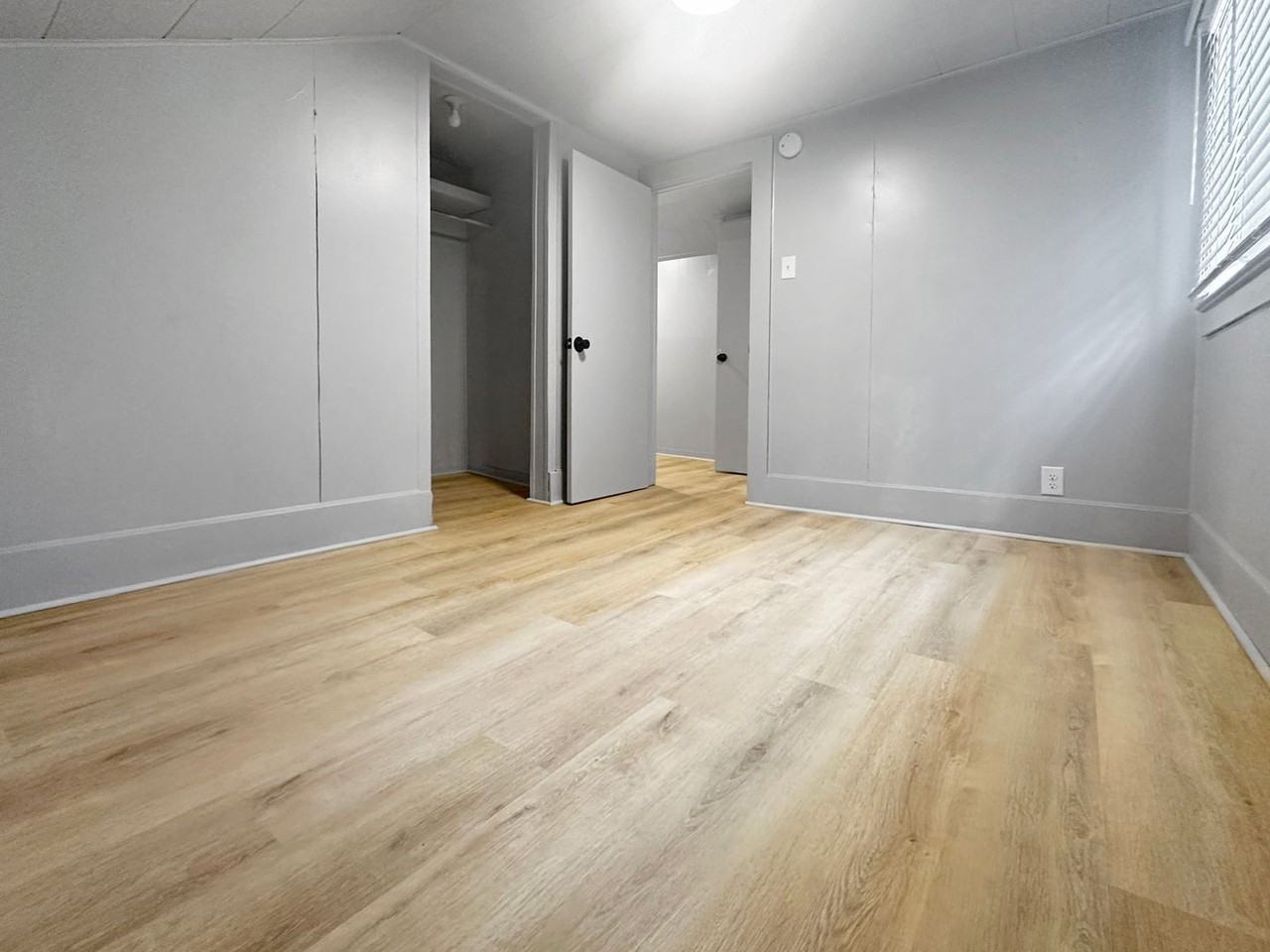 210 W Union St - Photo 3 of 8