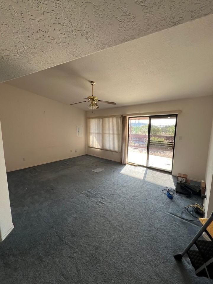 1005 Parway St - Photo 3 of 39