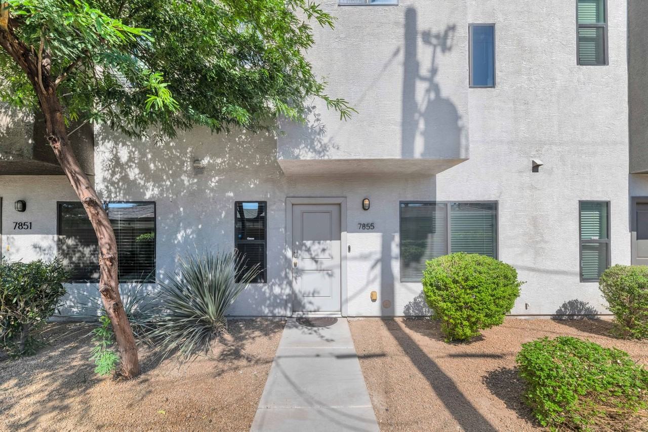 7855 N 20th Gln - Photo 2 of 19