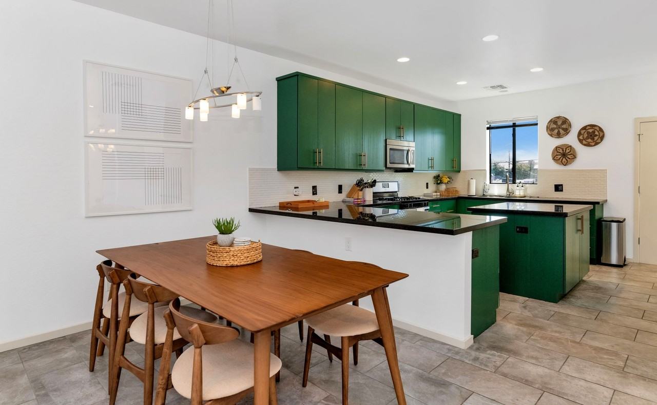7855 N 20th Gln - Photo 7 of 19