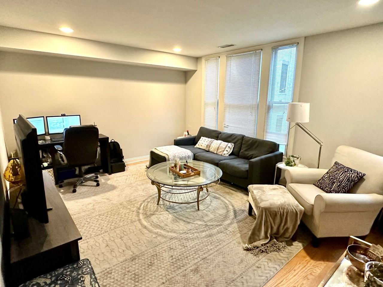 Buckingham - Photo 3 of 16