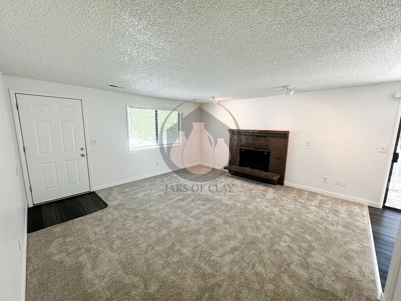 2151 2153/2 National Ct Se - Photo 3 of 10