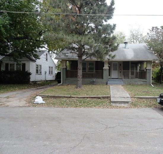 1721 S Harvard Ave - Photo 2 of 26