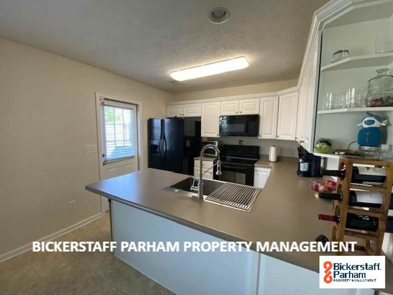 3007 Nancy Dr - Photo 2 of 31