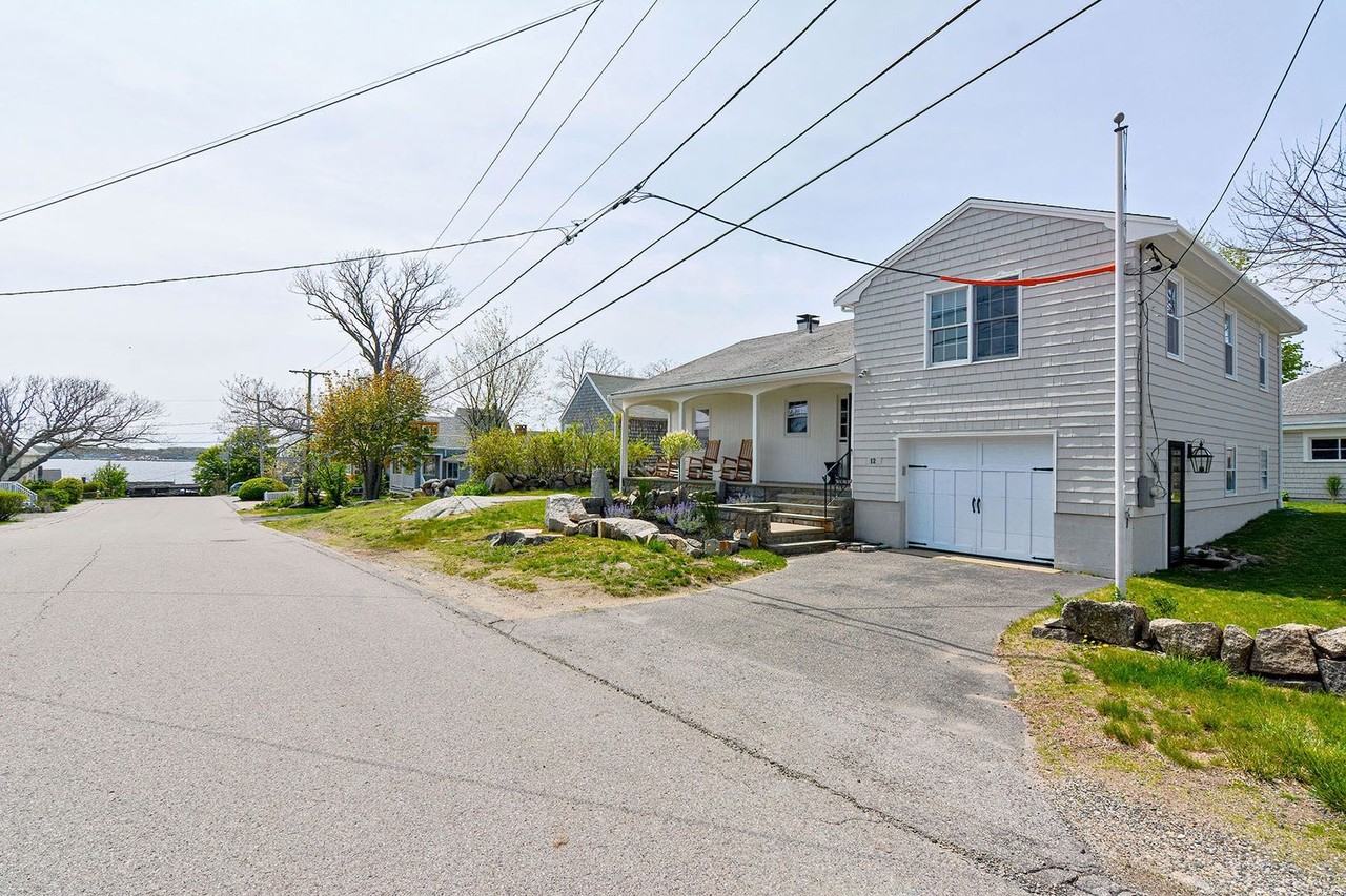 12 Green St - Photo 3 of 30