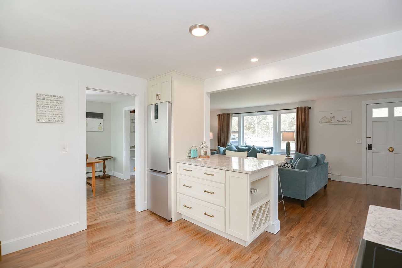248 Granite St - Photo 7 of 32