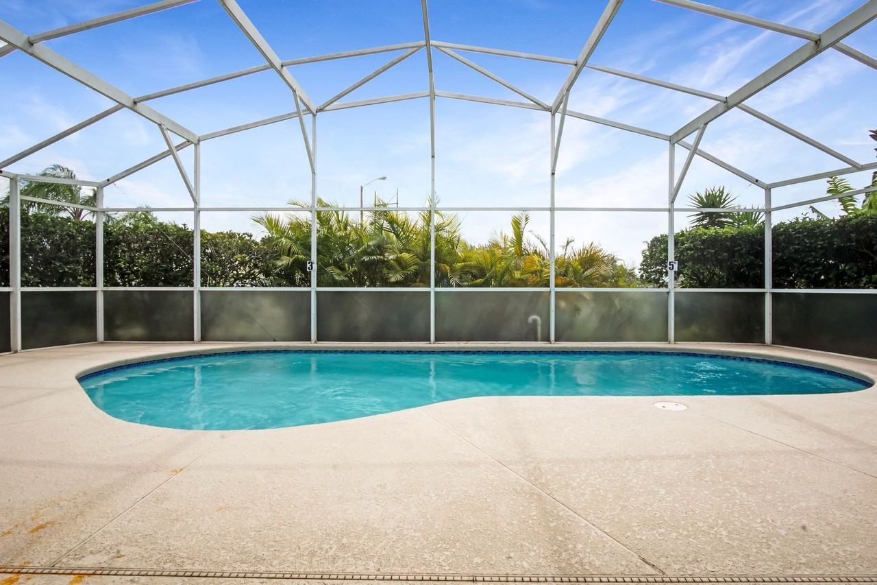 446 High Point Dr - Photo 2 of 34