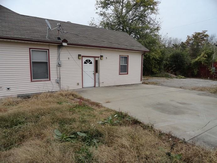 1727 Richmond Ave - Photo 3 of 24