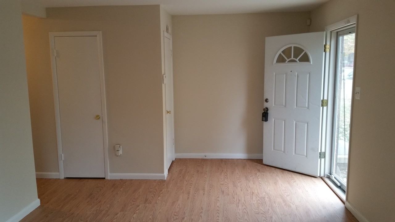 1840 Fort Pulaski Ct - Photo 3 of 24