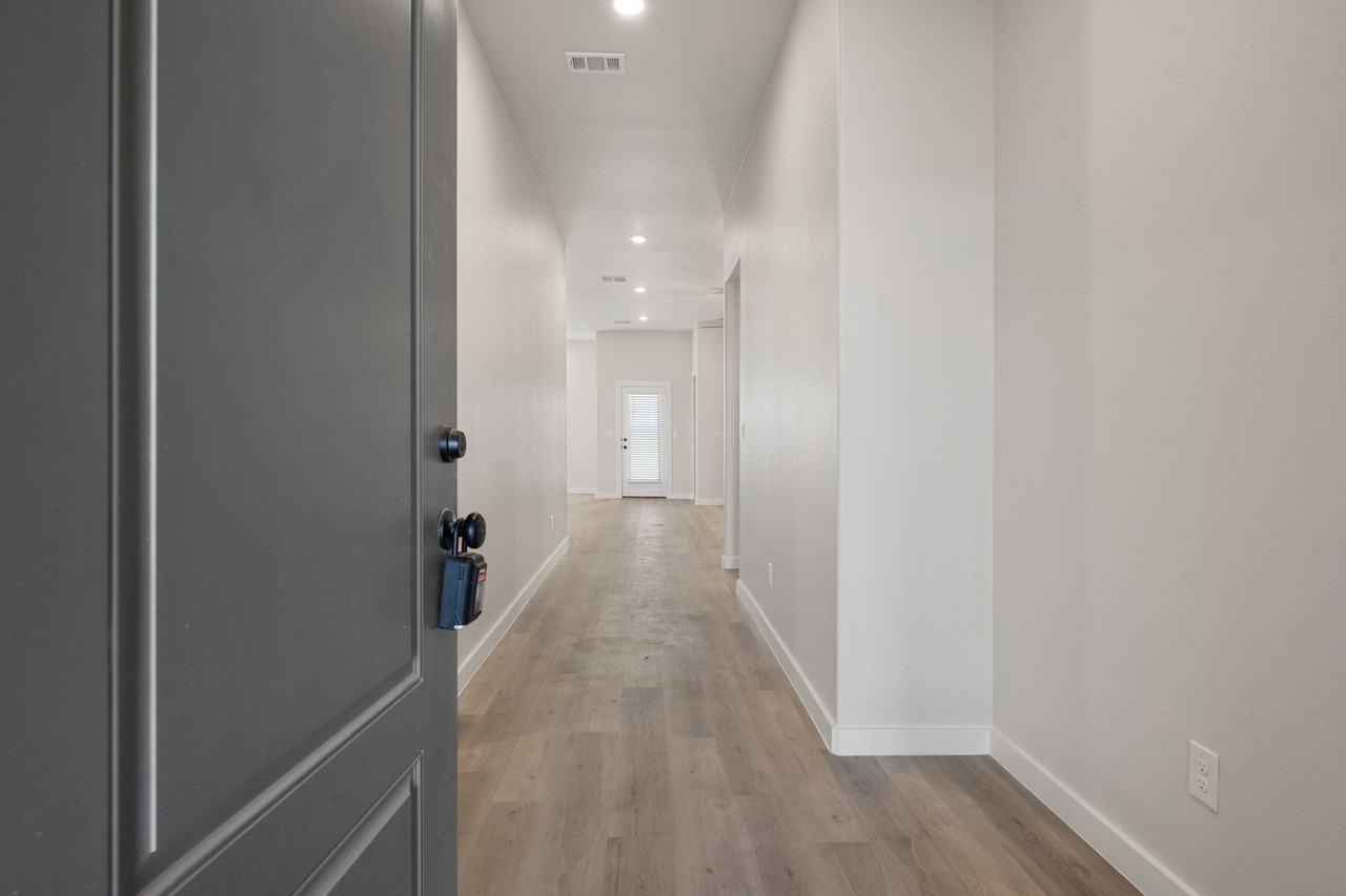 13604 Avenue X - Photo 4 of 27