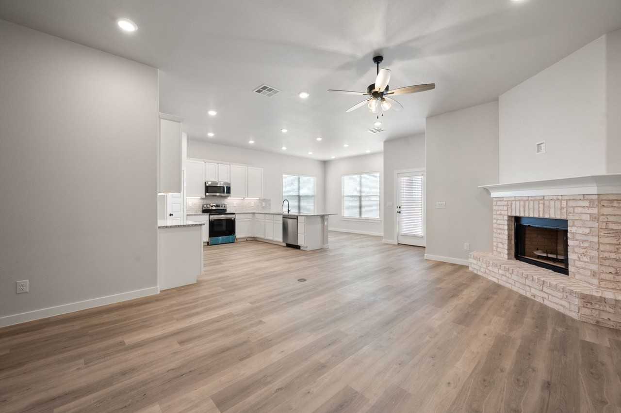 13604 Avenue X - Photo 5 of 27