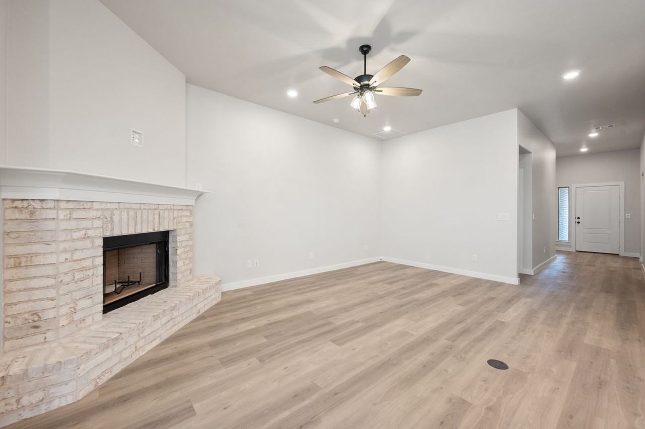13604 Avenue X - Photo 7 of 27