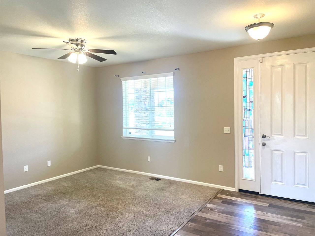 25147 E Maple Ave - Photo 3 of 36