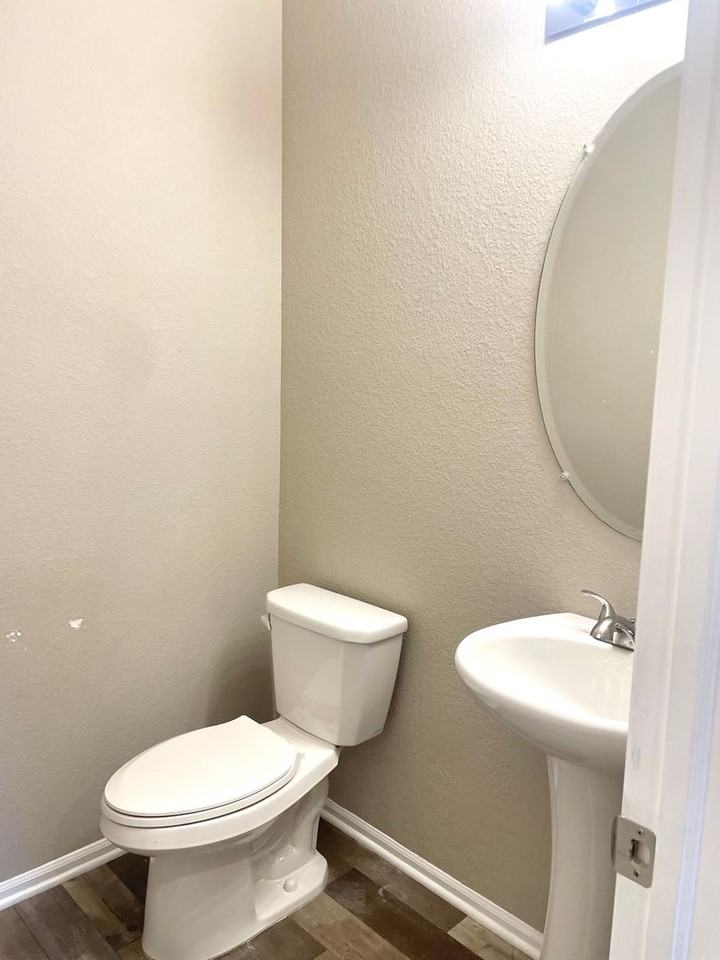 25147 E Maple Ave - Photo 5 of 36