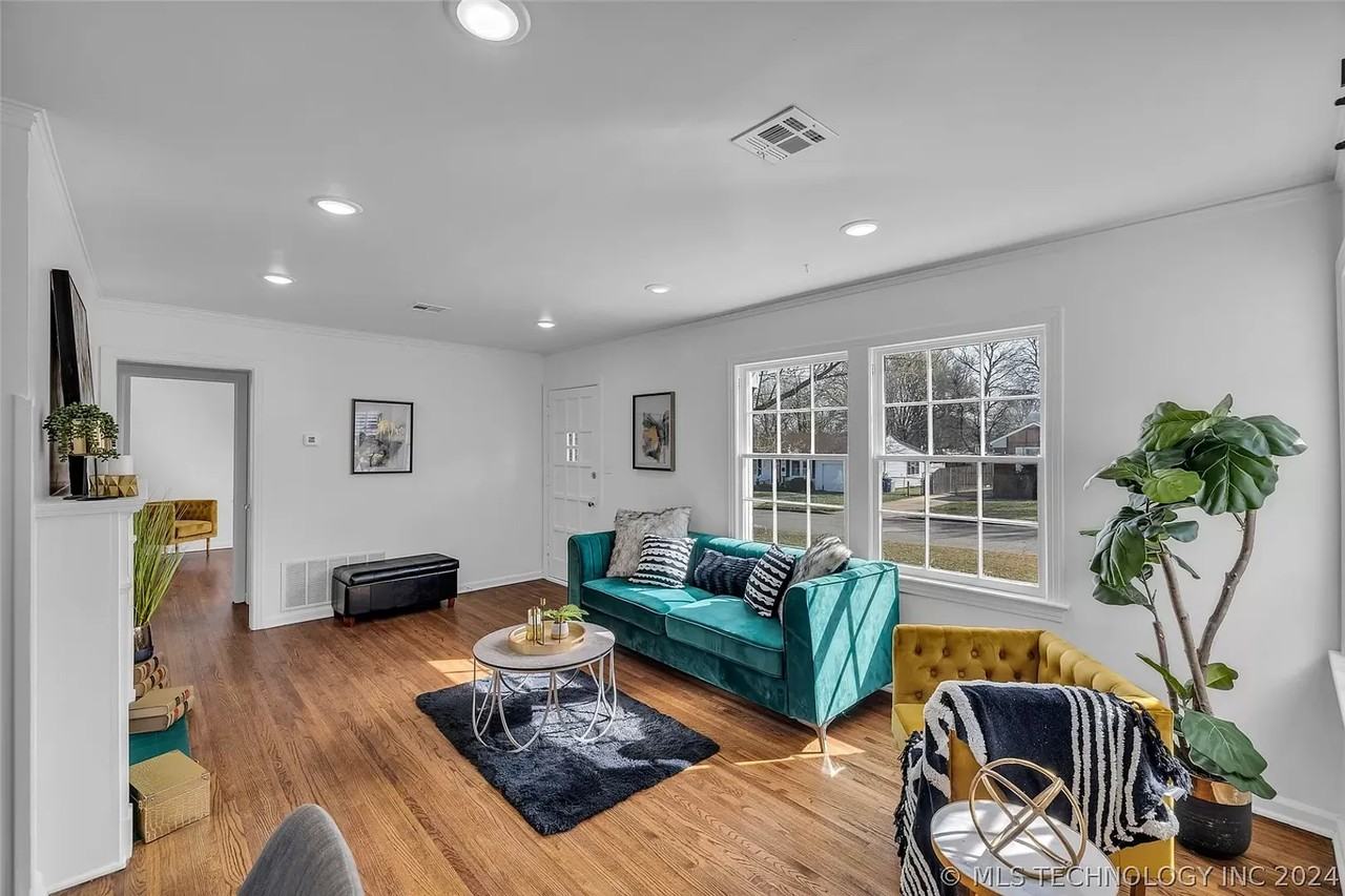 5321 E 2nd St - Photo 3 of 16