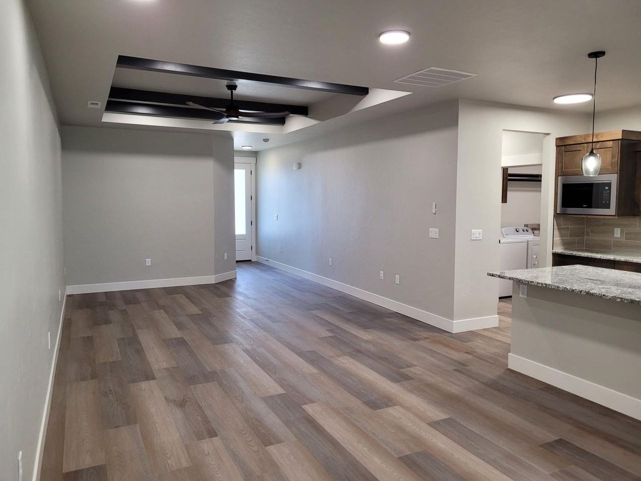 528 W Broadway Ave - Photo 3 of 23