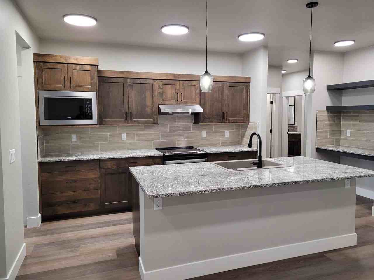 528 W Broadway Ave - Photo 5 of 24