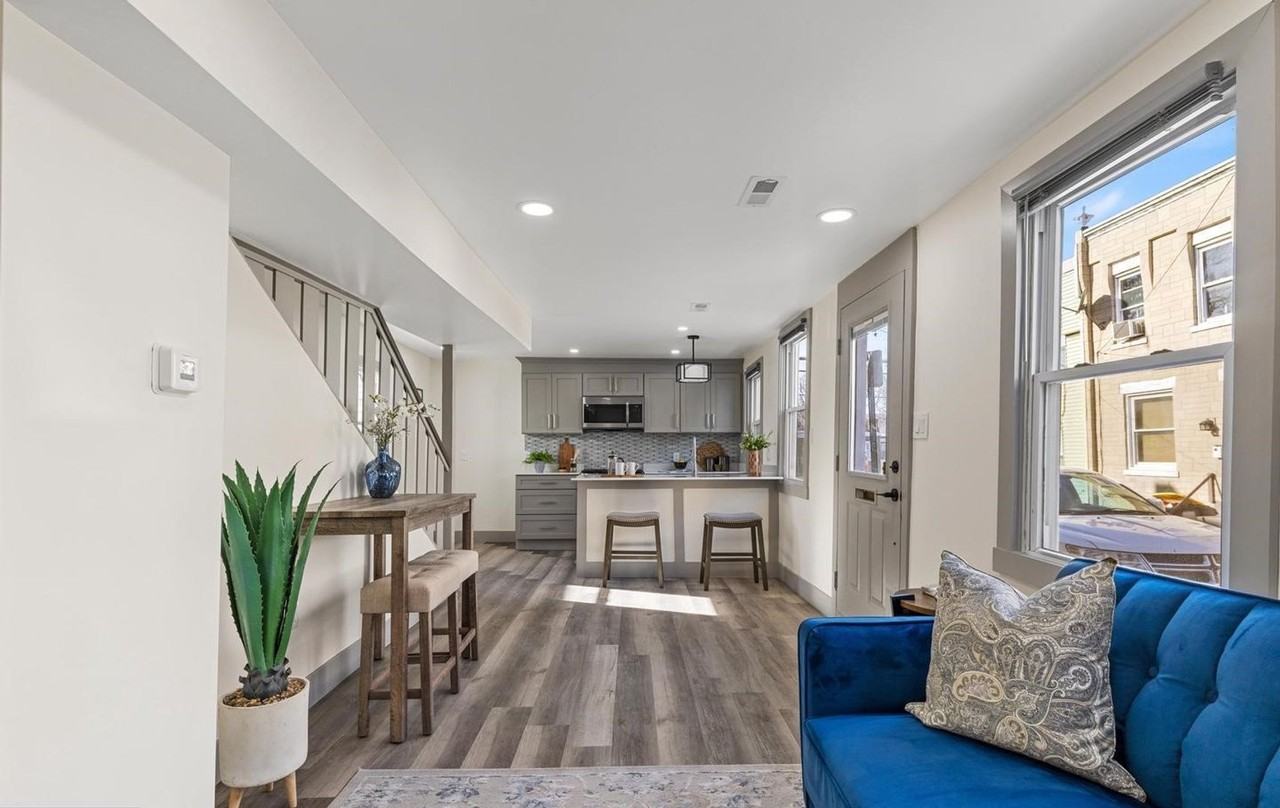 20 Hazel St - Photo 2 of 17