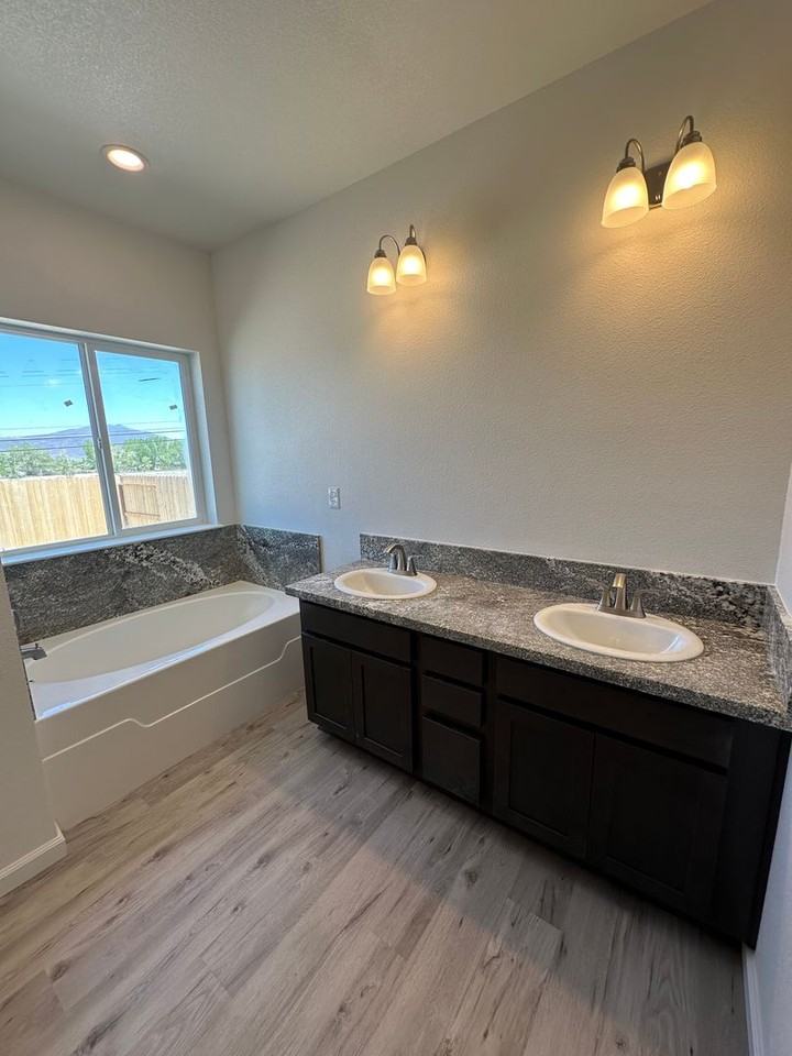 1306 Serenity Cir - Photo 2 of 18