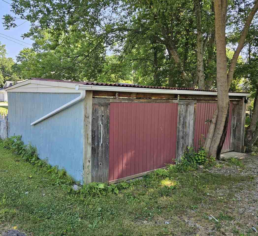 2211 H St - Photo 2 of 11