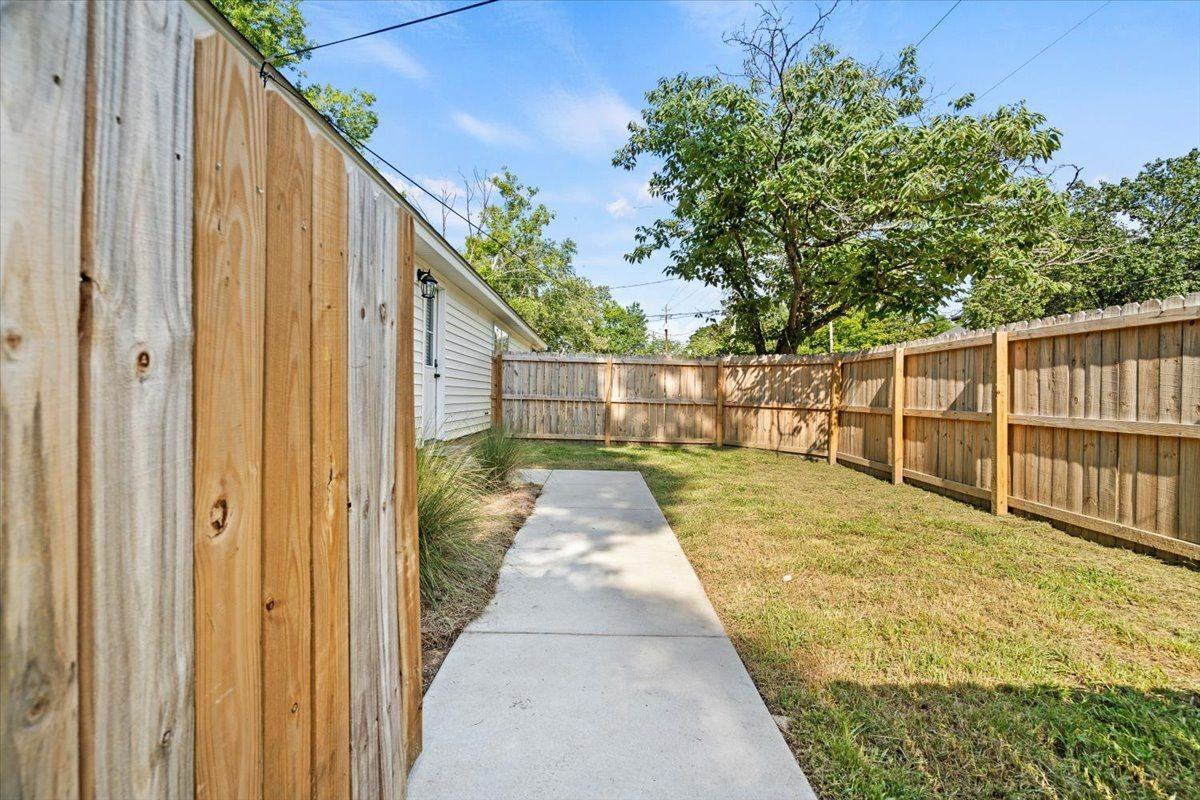323 S Mcqueen St - Photo 4 of 25