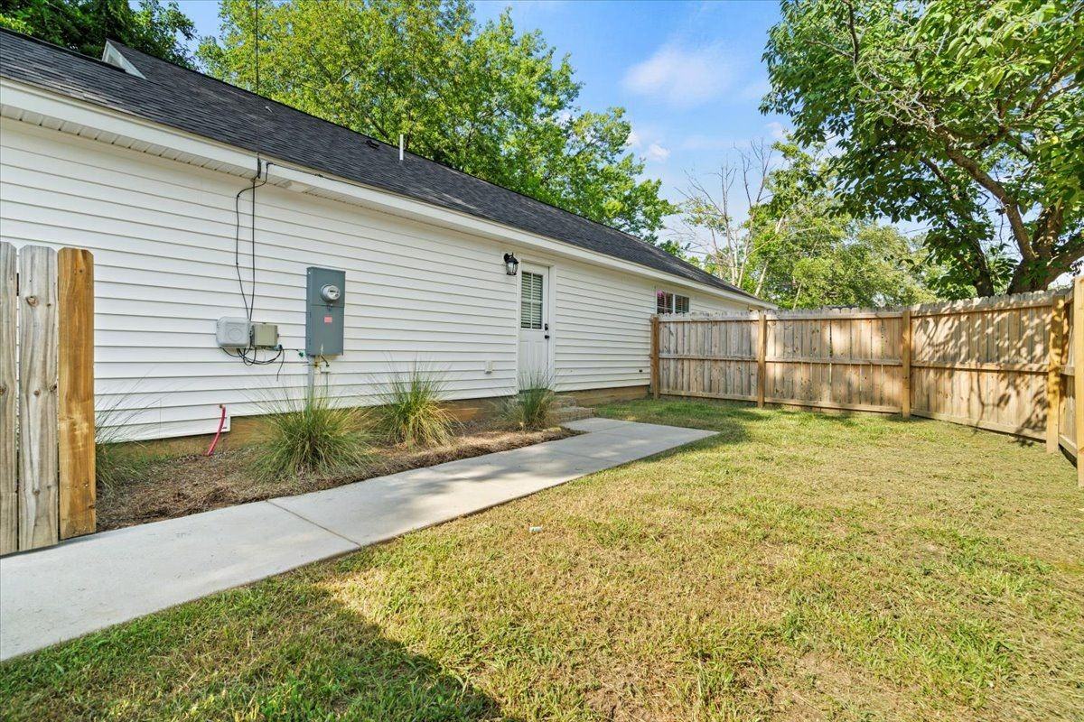323 S Mcqueen St - Photo 5 of 25