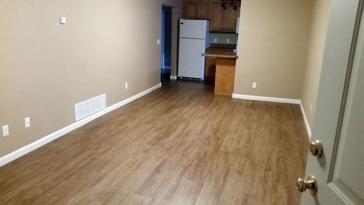 544 1/2 Avenue E - Photo 3 of 5