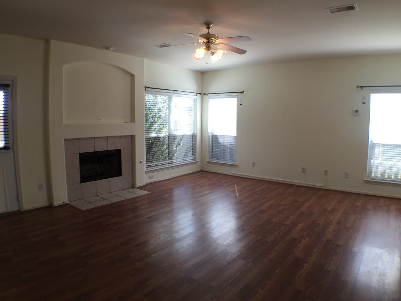 32031 Ashton Ln - Photo 3 of 15