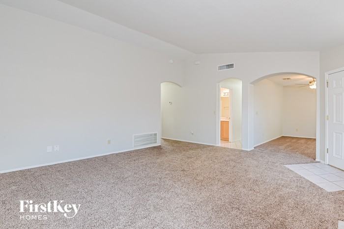 4736 S Alderpoint Ct - Photo 2 of 14