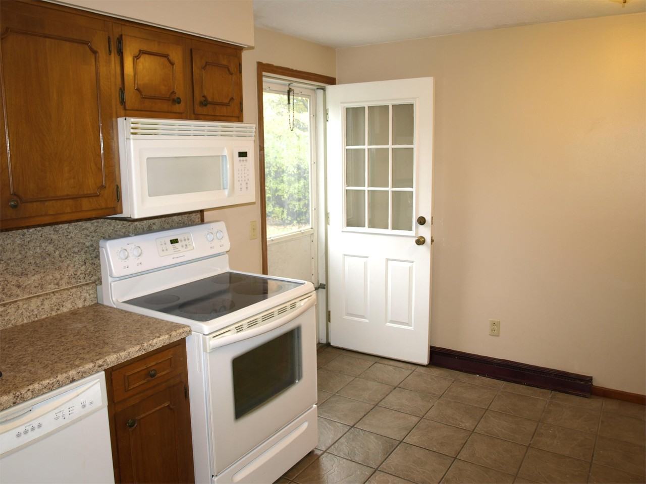 2415 Carlyle St Nw #2 - Photo 2 of 11