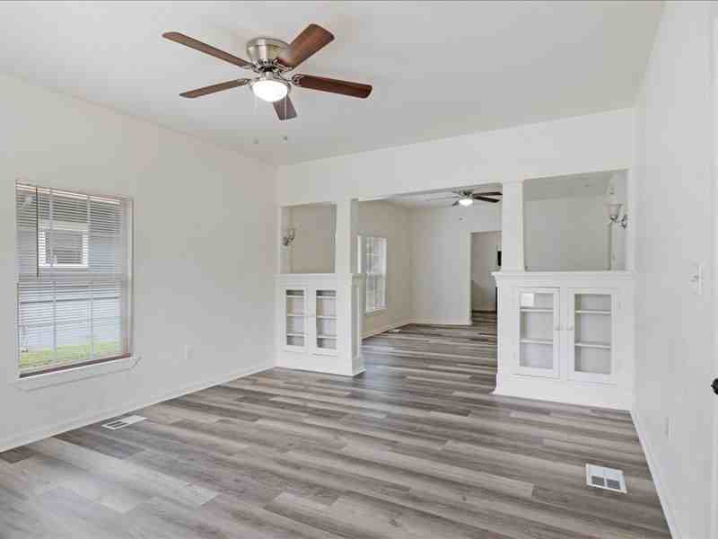 533 East Woodard Street #1 - Photo 5 of 24