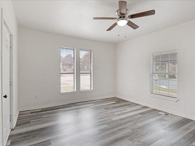 533 East Woodard Street #1 - Photo 7 of 24