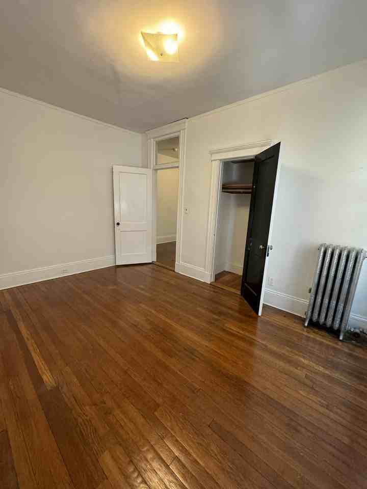122 Warren St #6 - Photo 2 of 11