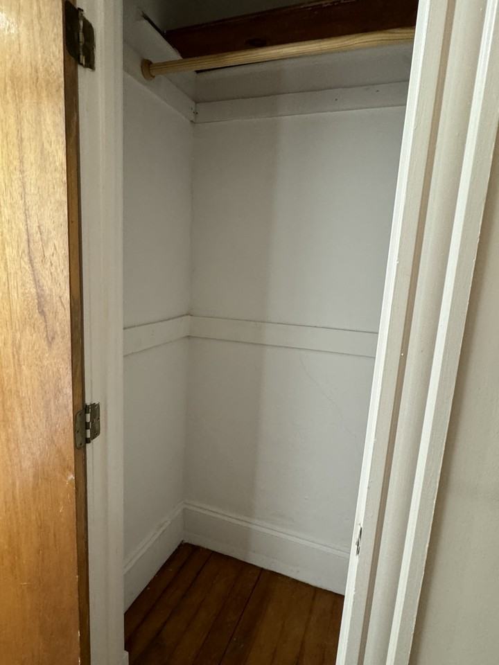 122 Warren St #6 - Photo 3 of 11