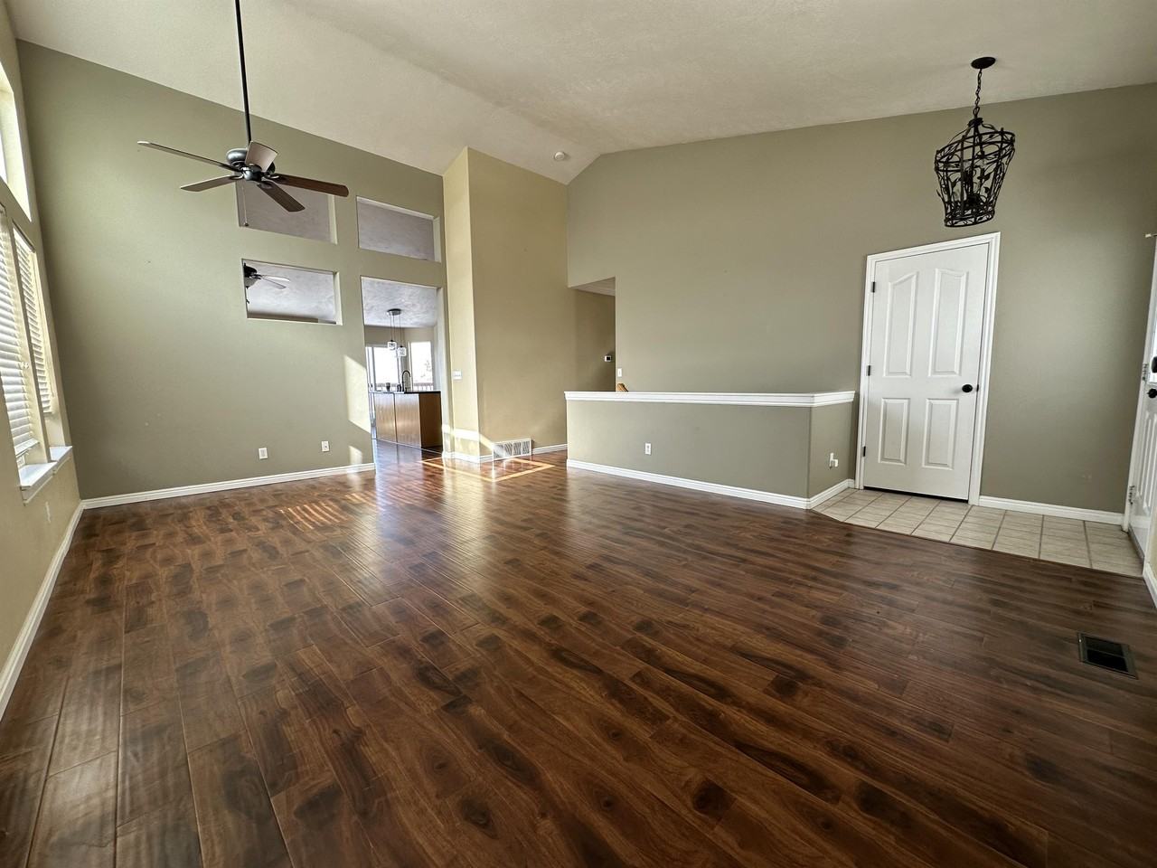 113 E Manilla Dr #1 - Photo 7 of 50