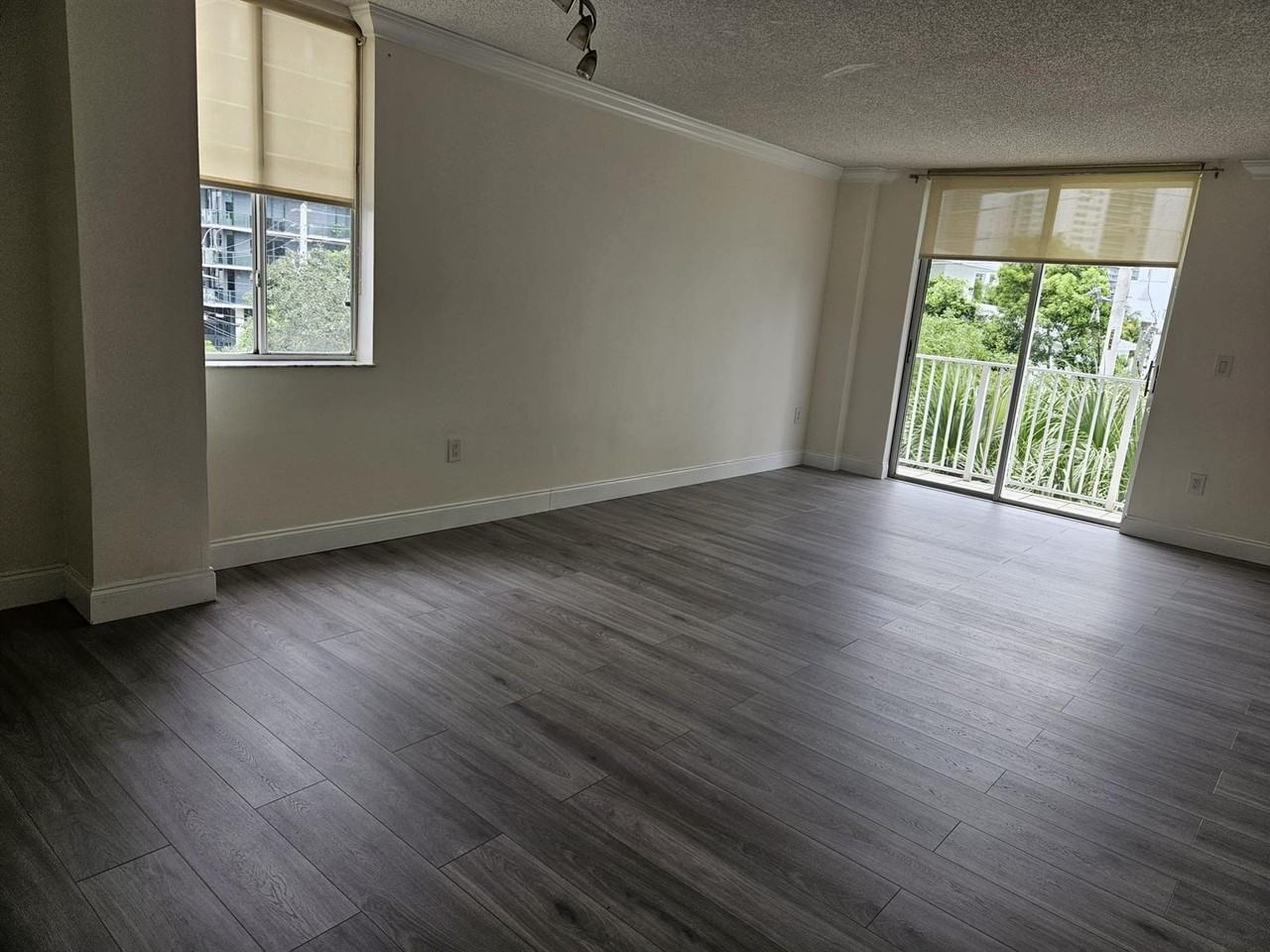 126 Southwest 17th Road #407 - Photo 3 of 12