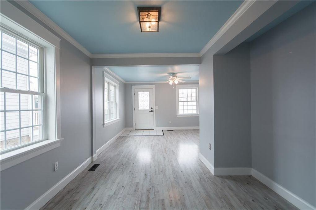 35 Houston Ave #1 - Photo 3 of 13