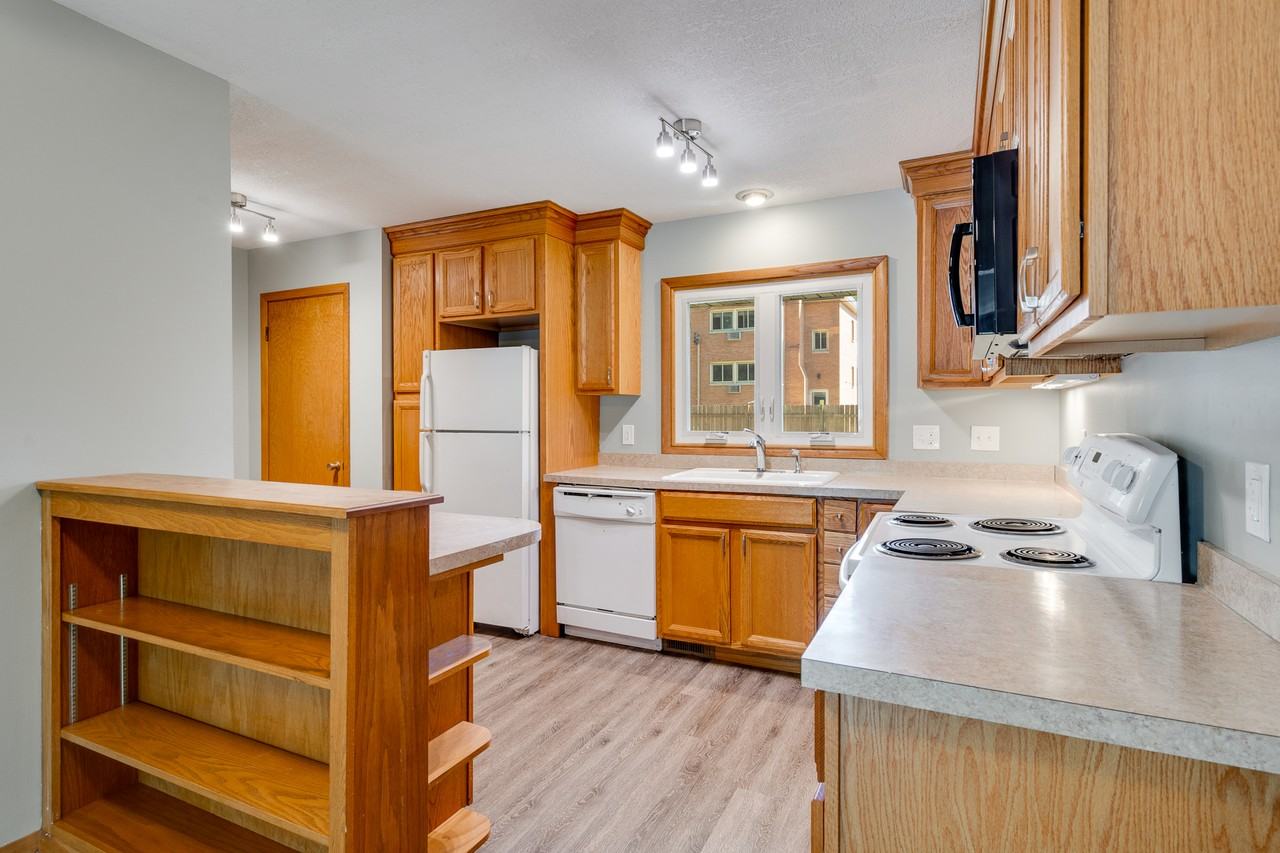 3104 39th Ave Ne #NA - Photo 4 of 24
