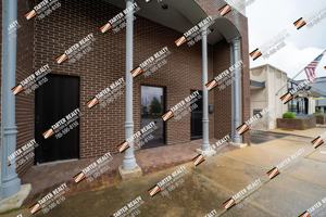 featured image of 108 South Meridian Street #1