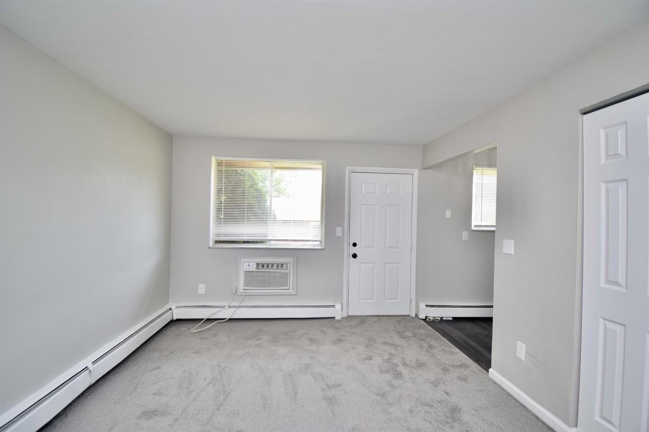 7264 Boleyn Dr #4 - Photo 4 of 13