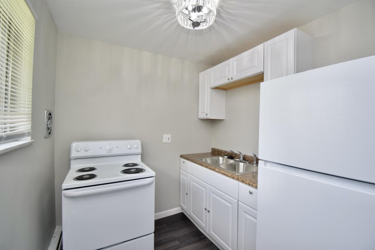 7264 Boleyn Dr #4 - Photo 6 of 13