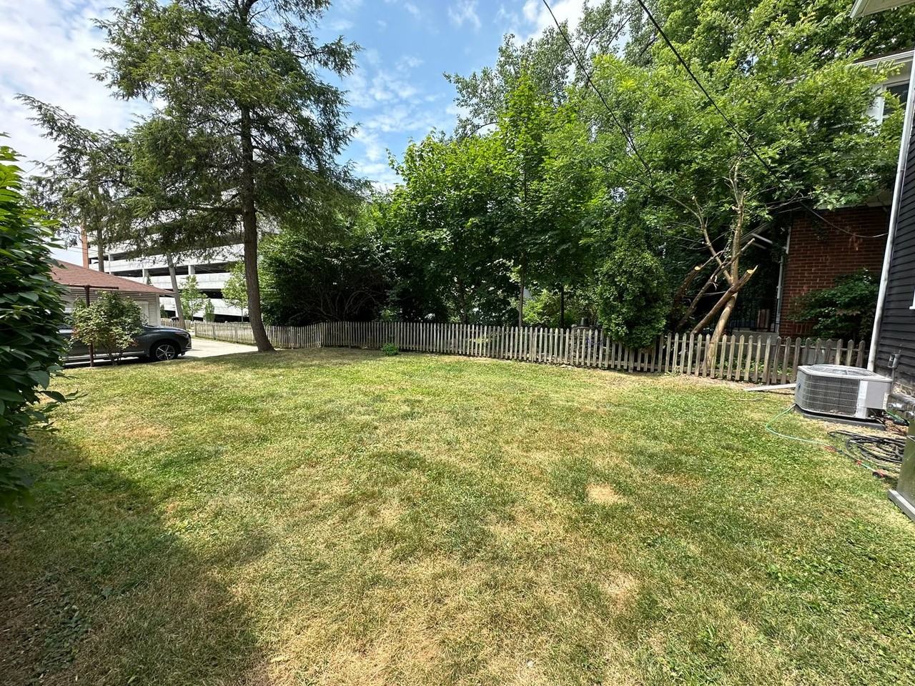 1483 Perry St - Photo 3 of 24