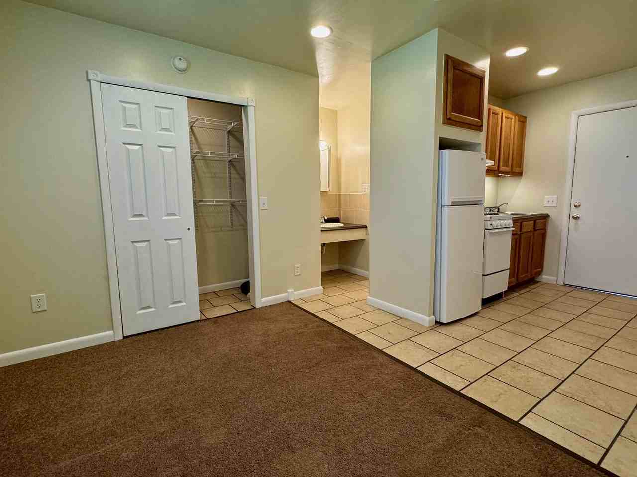 512 S Hays Ave #4 - Photo 5 of 10